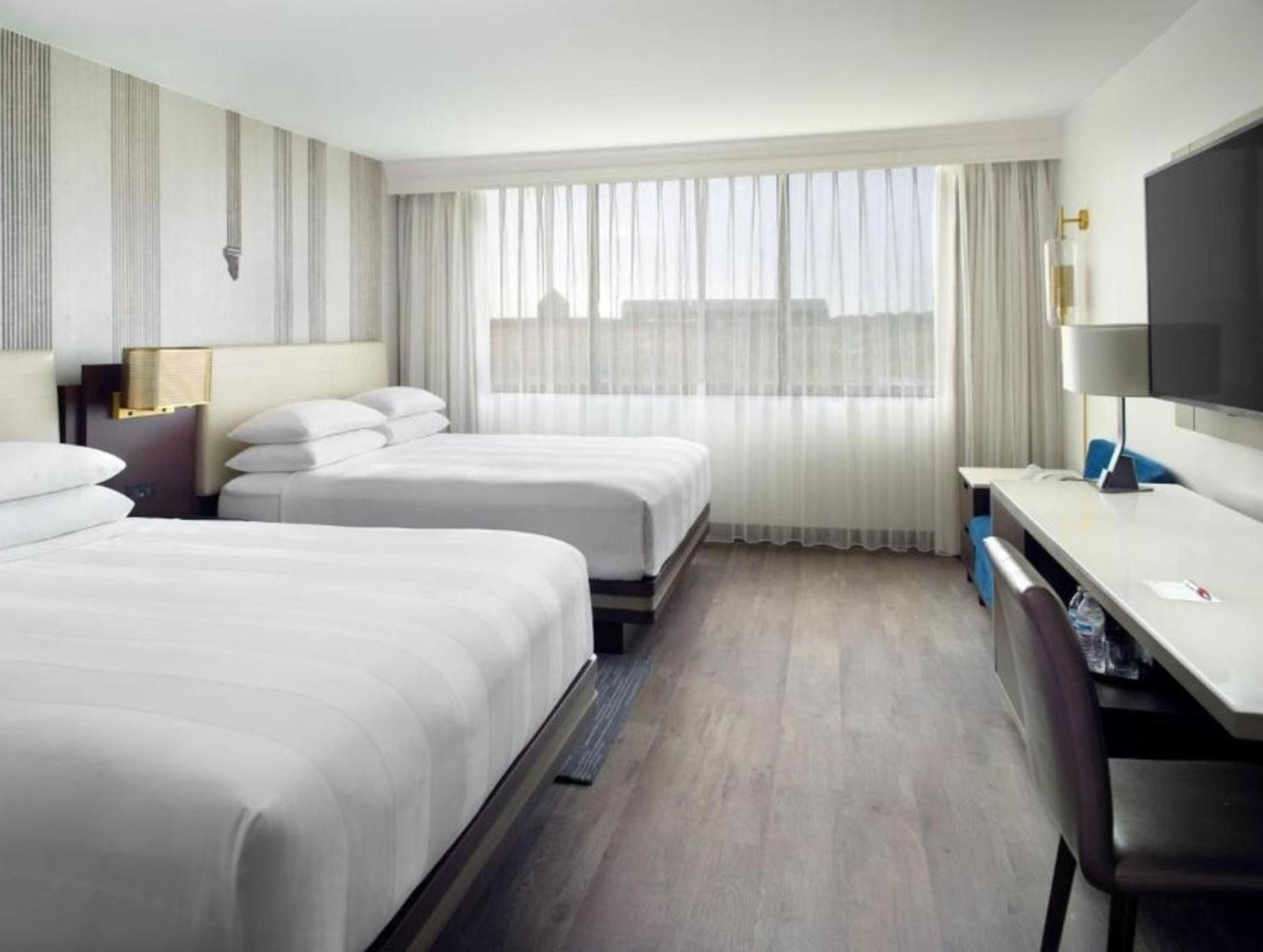 Marriott Kansas City Overland Park Exterior photo